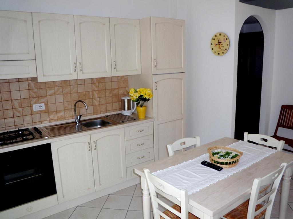 Casadelfaro Con Giardino A Pittulongu 600Metri Dalla Spiaggia Olbia Luaran gambar