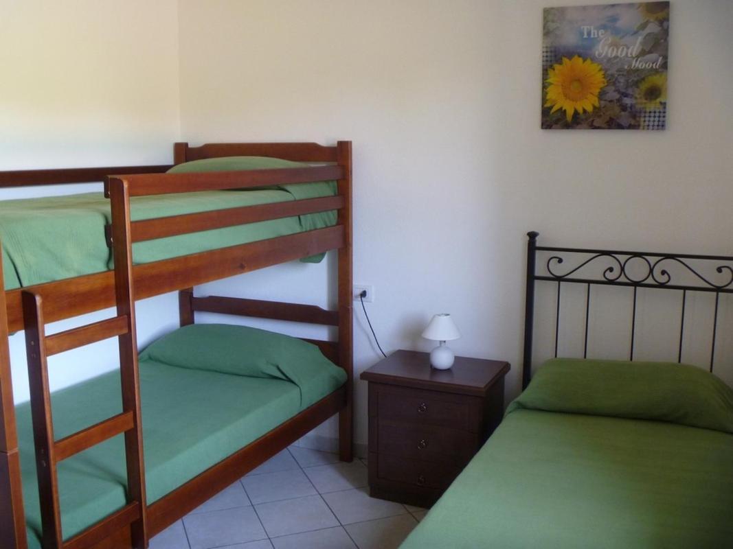 Casadelfaro Con Giardino A Pittulongu 600Metri Dalla Spiaggia Olbia Luaran gambar